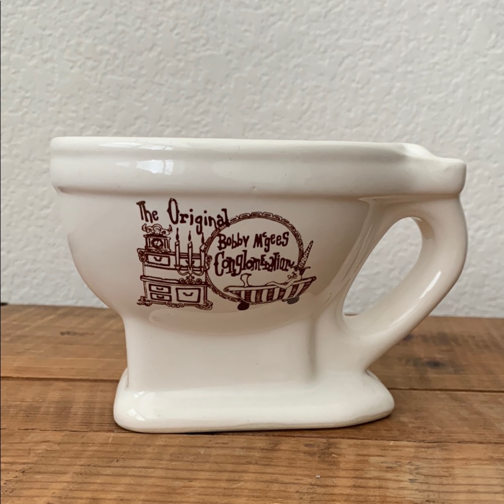 VINTAGE Original Bobby McGee's Conglomeration toilet bowl mug planter catchall